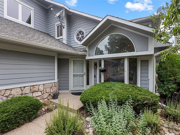 4th image of 2212 Emerald Drive