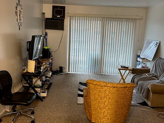 3rd image of 18555 Hickory Ct #317
