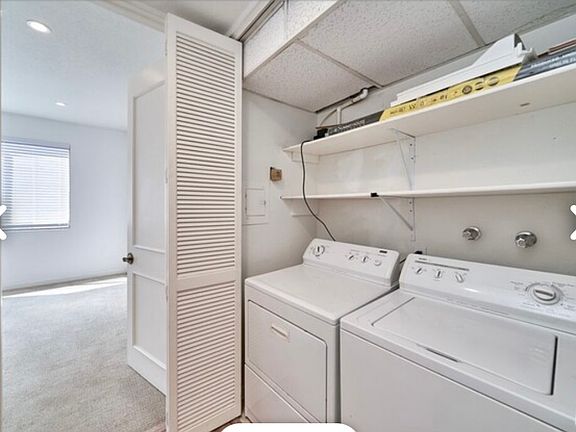 3rd image of 1271 Granville Ave APT 305
