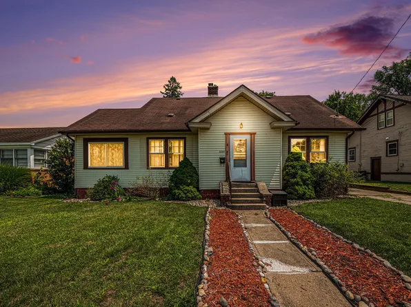 2244 Collingwood Ave SW, Wyoming, MI 49519