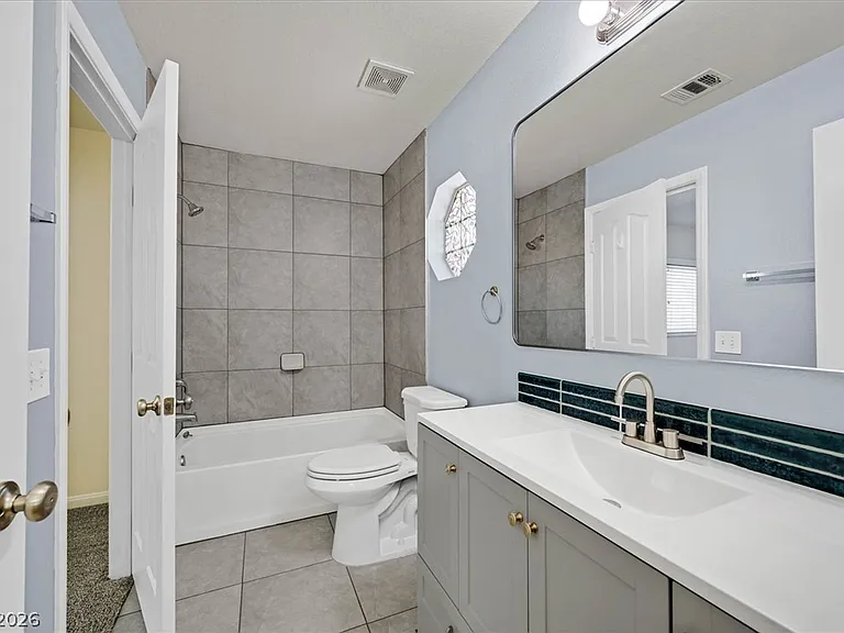 287 Helmsdale Dr — Photo 29
