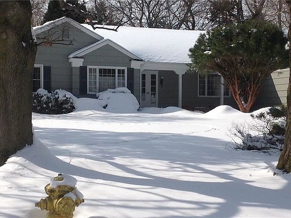 2nd image of 8 Rollingwood Dr