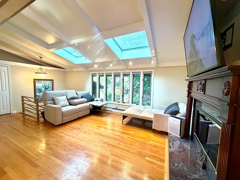 52 Deepdale Dr #1 — Photo 6