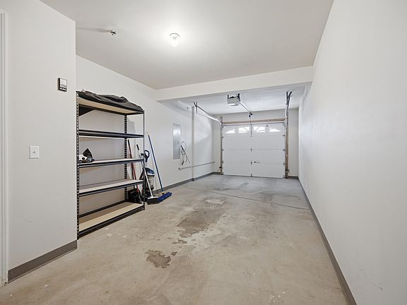 4th image of 61 Pine St #13