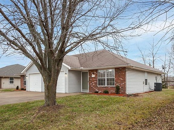 2nd image of 1123 SW Ephraim Dr #45A