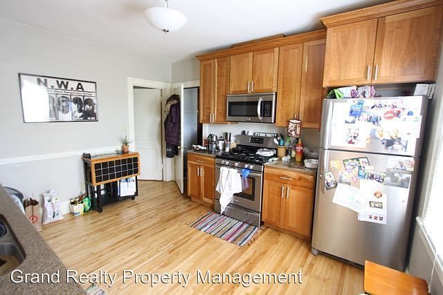 1st image of 386-388 Fry St #386