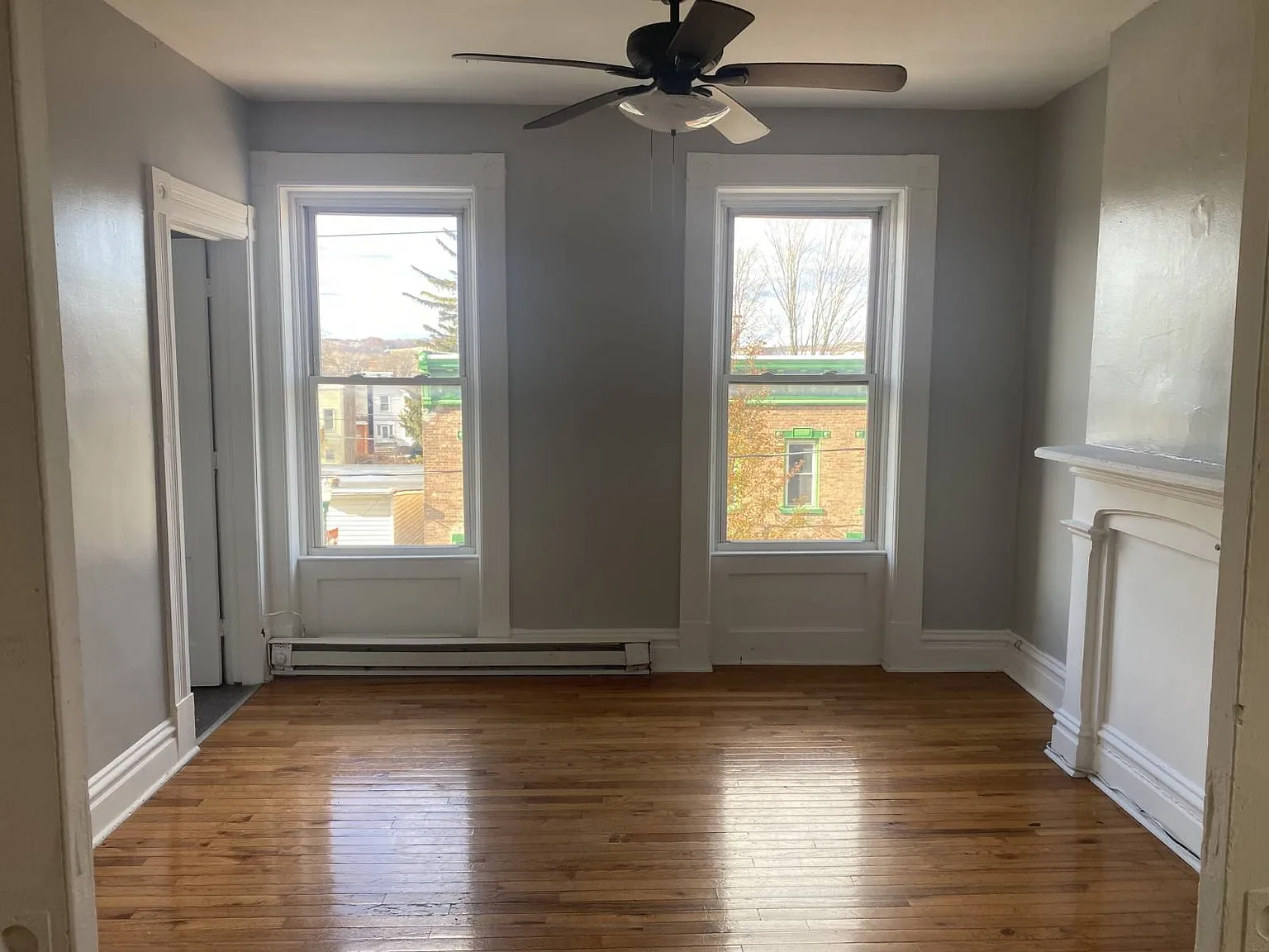 3 bed, 1.0 bath, $1,700 — Photo 2