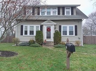 84 Sweet Meadow Dr, Cranston, RI 02920