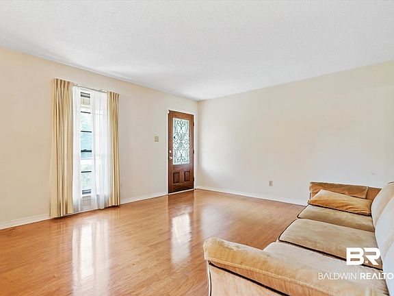 5th image of 9623 Sunview Dr