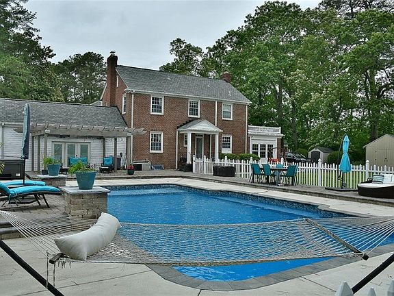 5th image of 300 Kemp Ln