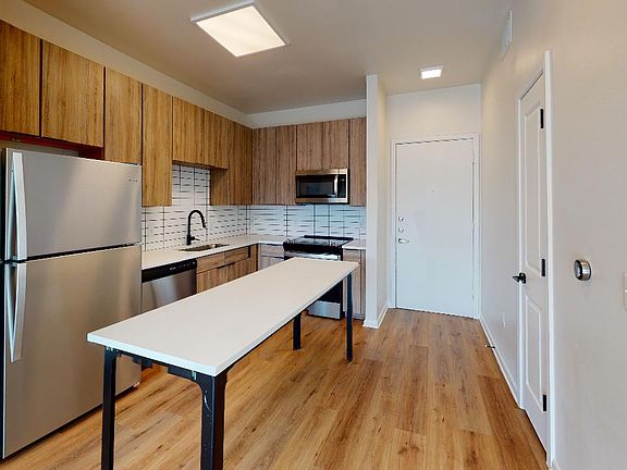 2nd image of 3210 Esperanza Xing #2-5357