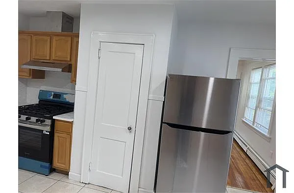 Building Photo - 35 Woodland Pl #2