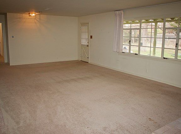 4th image of 1209 Douglas Ave