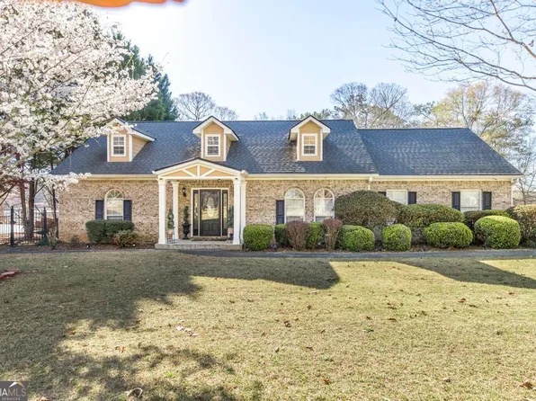 96 Pointe View Ct, Jackson, GA 30233