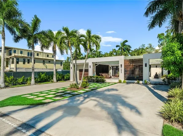 1095 Sandpiper ST, NAPLES, FL 34102