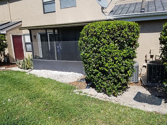 2nd image of 606 Casa Park Cir #O