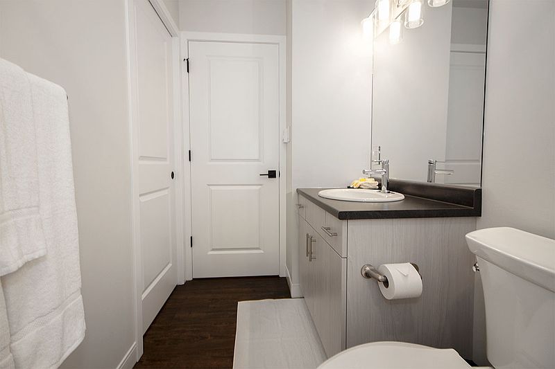 Winnipeg Apartment for rent - 4 Bedrooms — photo 25