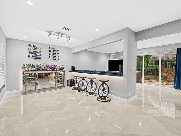 5th image of 7685 NW 61st Terrace