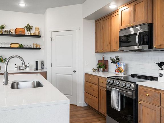 3rd image of 600 Morrison Ave Unit A