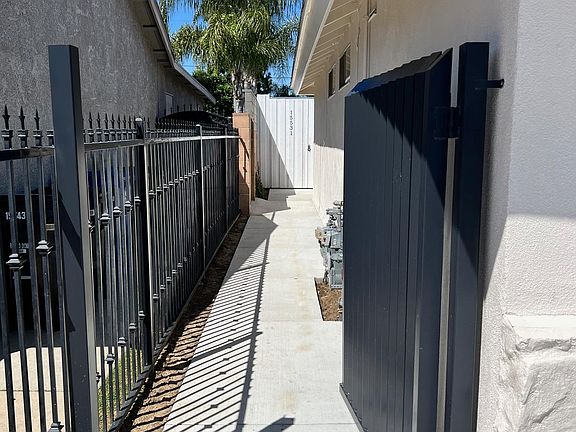 4th image of 15531 Superior St