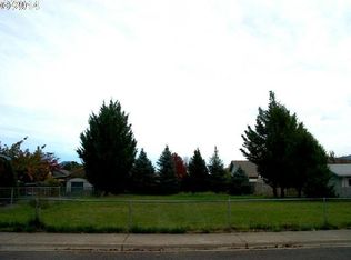 1115 Doneen Ln, Grants Pass, OR 97526