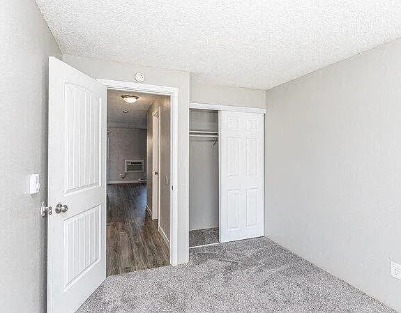Central Pointe — Photo 4