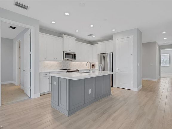 3rd image of 2633 Seychelles CIR #2305