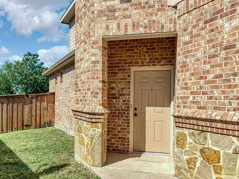 341 Orbit Dr — Photo 22