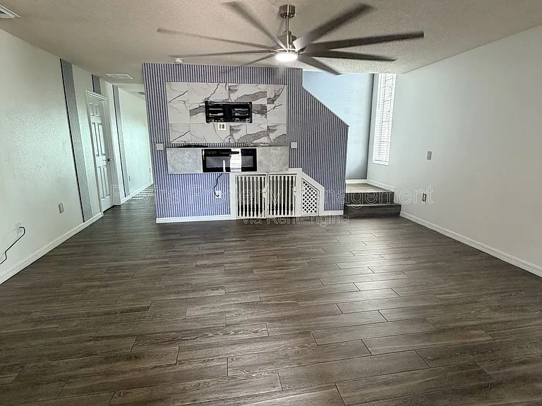 218 Ronaldale Ave — Photo 3