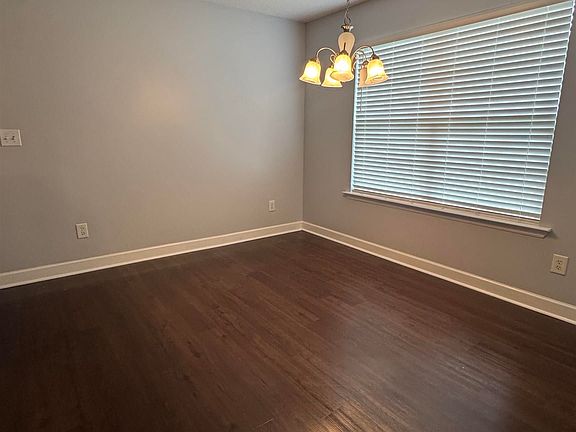 5th image of 113 Vancouver Rd