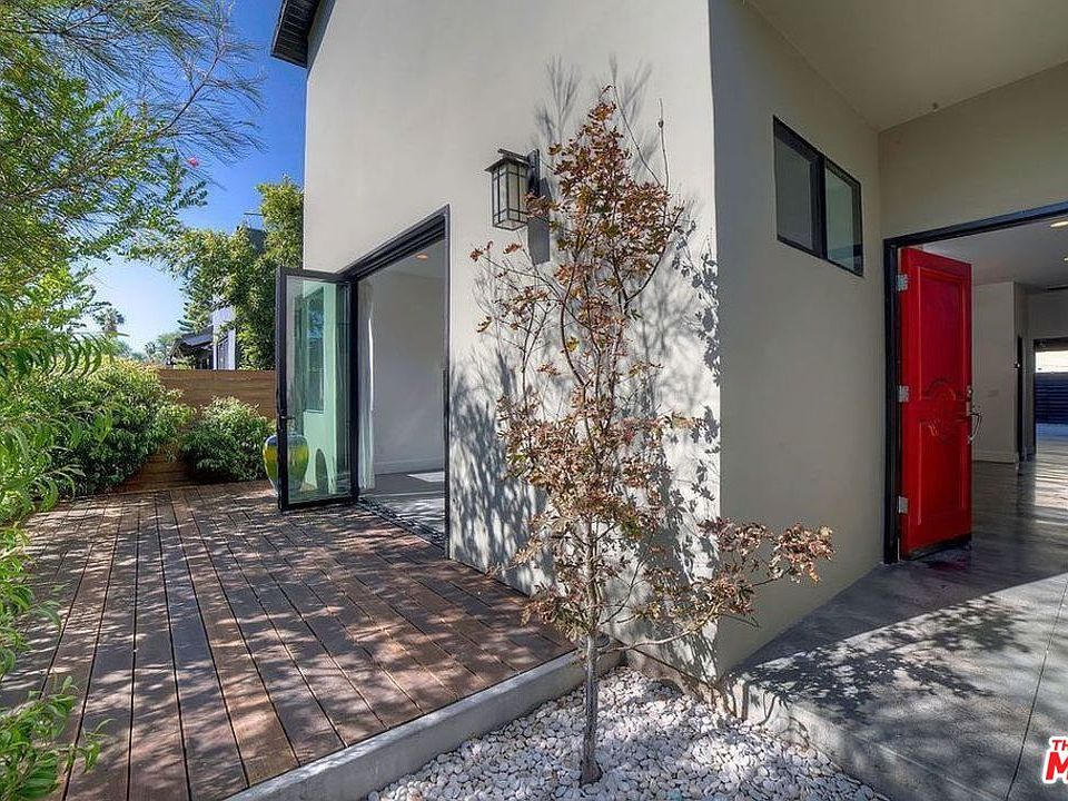1st image of 839 Superba Ave