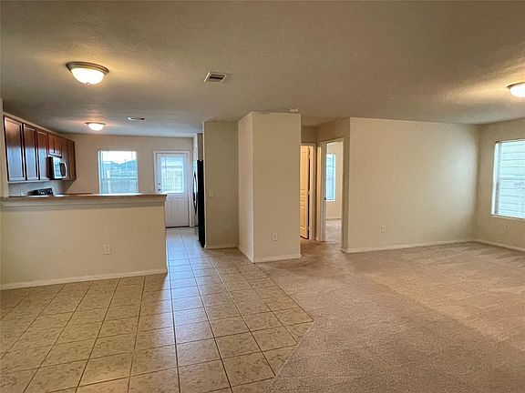 3rd image of 13418 Jasmine Landing Ln