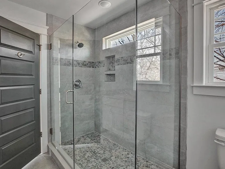 2122 Parkwood Ave — Photo 7