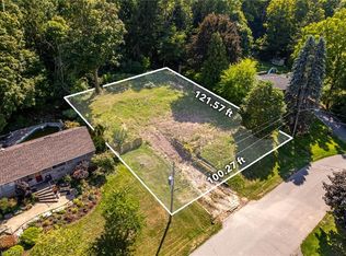 788 Mewburn Rd, Hamilton, ON L9G 3E3