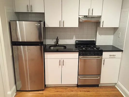 Rented by Metropolis Real Estate of Manhattan | media 28