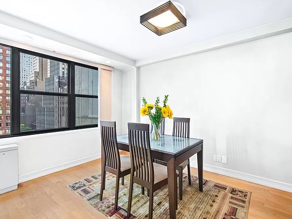 4th image of 305 E 40th St #11D