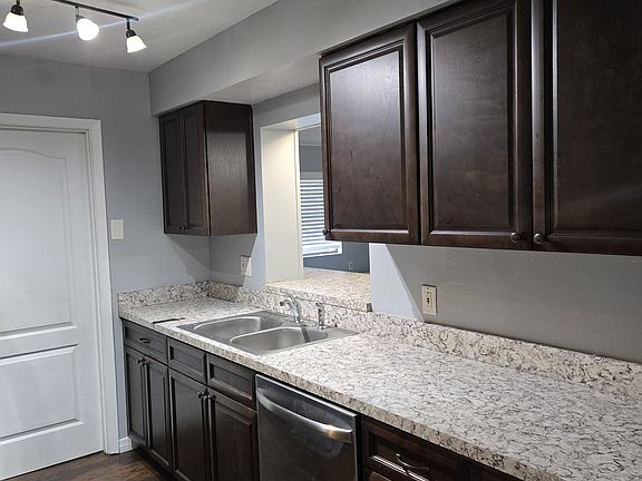 2nd image of 2901 Sanford Ave