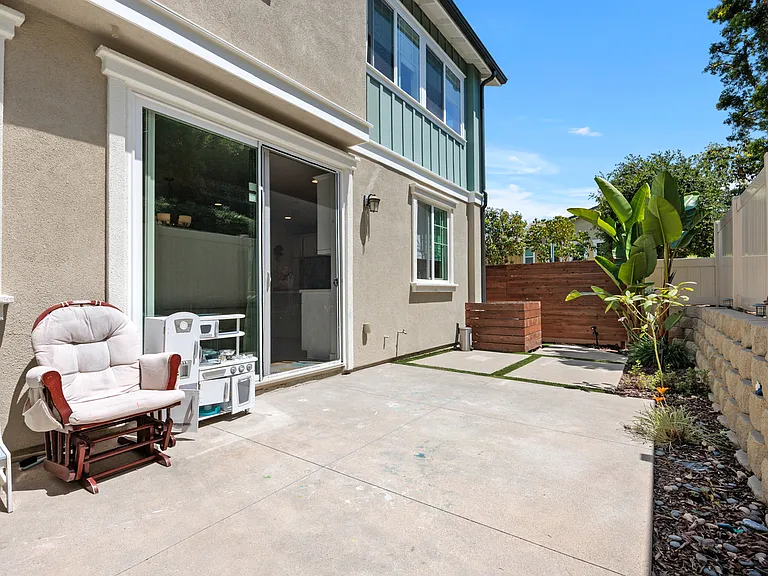655 Manzanita Ln — Photo 25