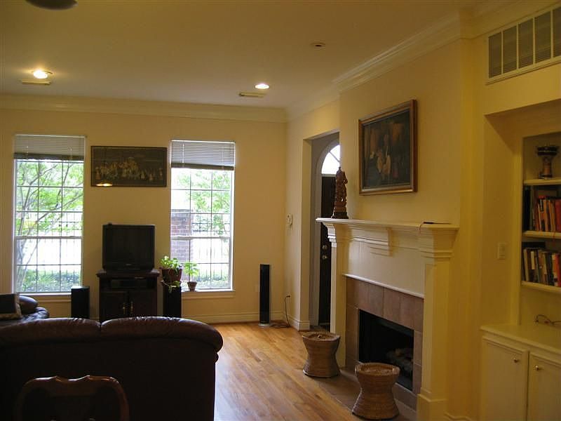 Living room as seen from kitchen