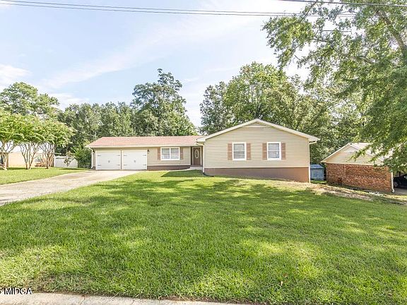 3rd image of 3185 Willowdale Dr