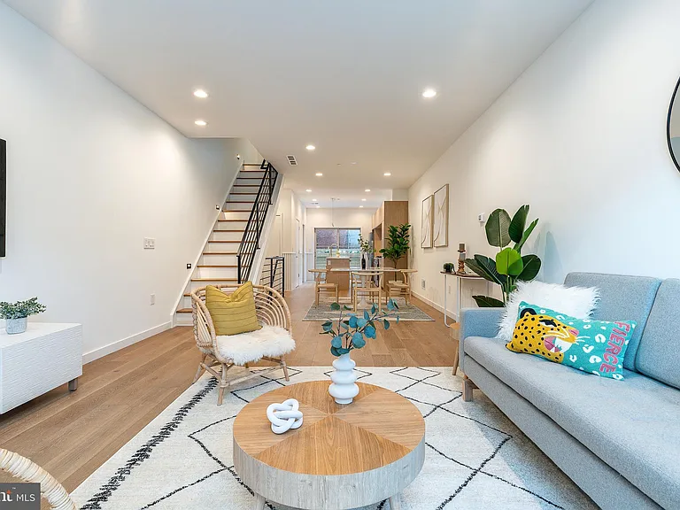 2925 W Master St — Photo 15