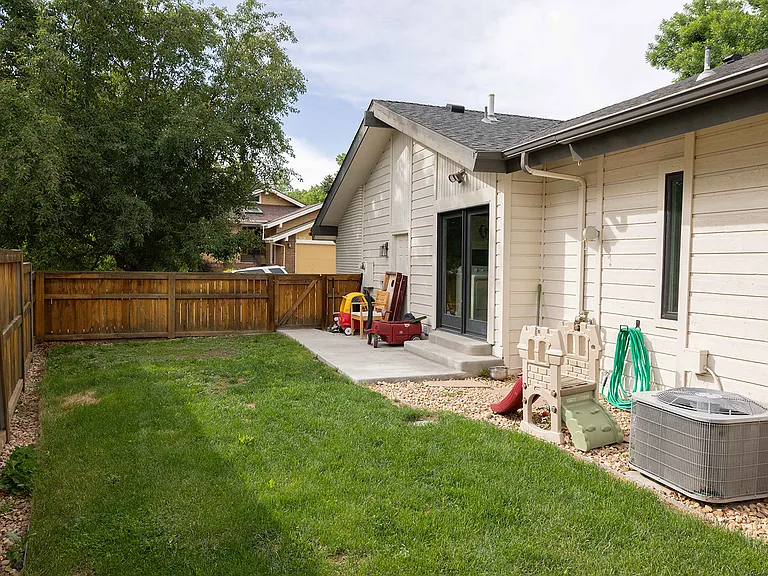 5630 Hummel Ln — Photo 10
