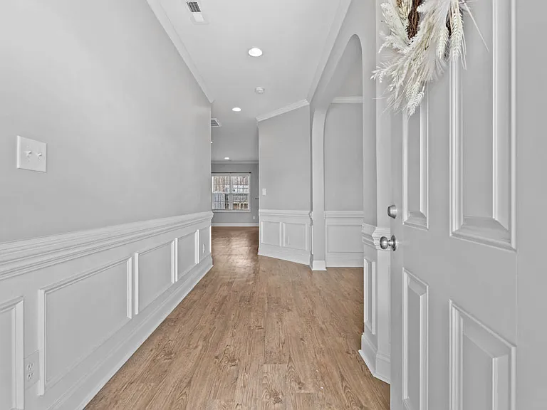 216 Weston Woods — Photo 7