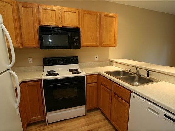 2nd image of 630 Enterprise Dr #B