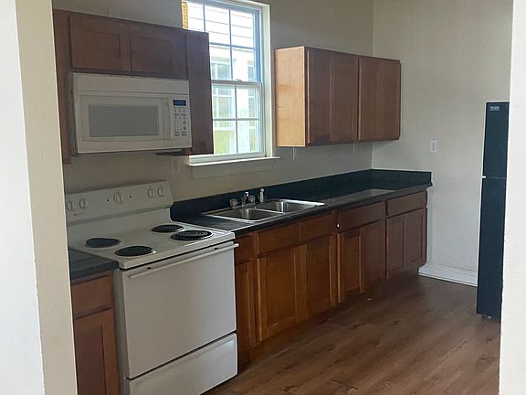 2nd image of 504 S Hennessey St #506