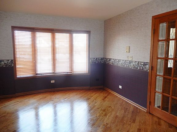 2nd image of 398 Hiawatha Trl