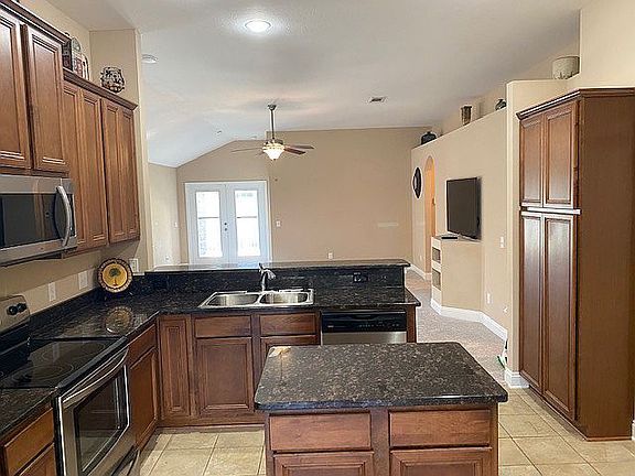 3rd image of 2562 Fiddlers Cir