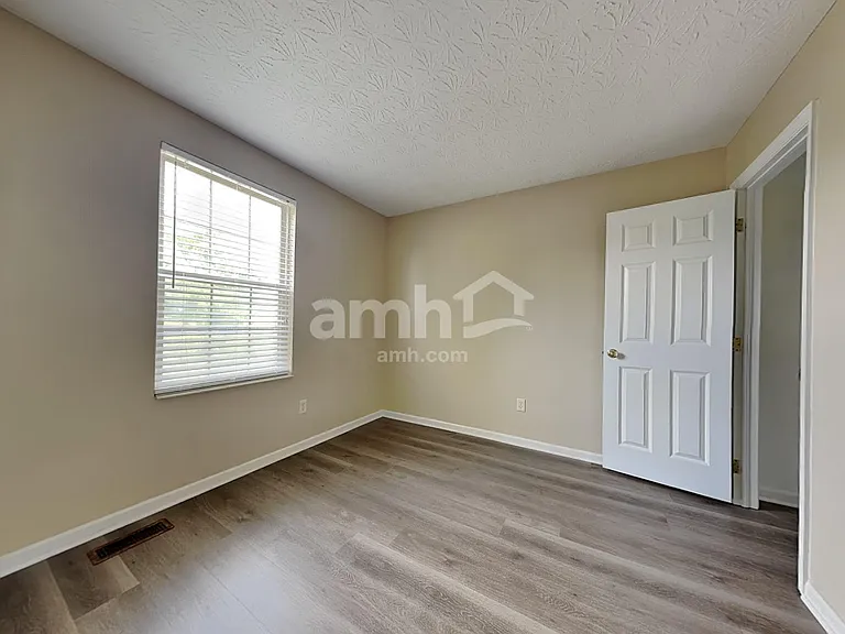 161 Lakeview Dr — Photo 13