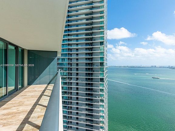 2nd image of 650 NE 32nd St #34