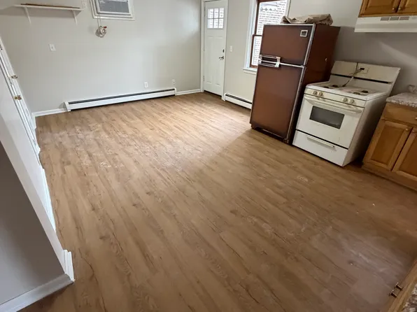 79 Van Buren St #1, Newark, NJ 07105